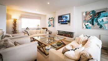 Calm Waters Luxury Beach House