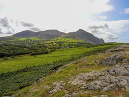 The Lodge at Tal Eryr