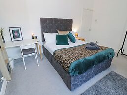 Bearwood Boutique Stay