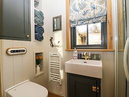 Evendine Hut @ Evendine Cottage