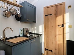 Evendine Hut @ Evendine Cottage