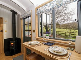 Evendine Hut @ Evendine Cottage