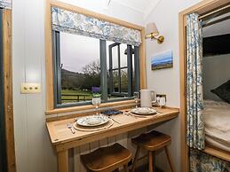 Evendine Hut @ Evendine Cottage