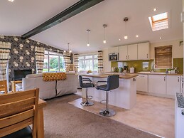 Owls Retreat, Lodge 11