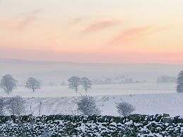 3 Peaks Penyghent Lodge