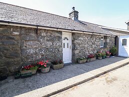 Ysgubor Newydd Parc Isaf
