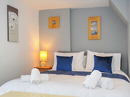 Stone's Throw Cottage