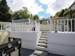 Stone's Throw Cottage