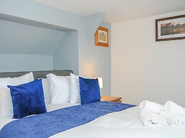 Stone's Throw Cottage