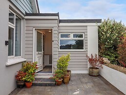 Brixham Breeze Cabin