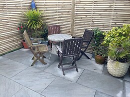 Brixham Breeze Cabin