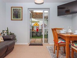 Brixham Breeze Cabin