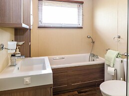 Lodge 26, Fishing Lakes