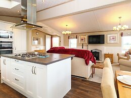 Lodge 26, Fishing Lakes