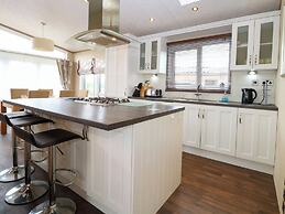 Lodge 26, Fishing Lakes