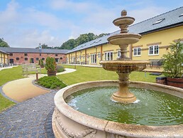 Sandown Park Cottage