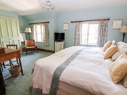 Mickle Trafford Manor