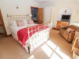 Mickle Trafford Manor