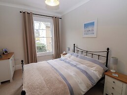 The English School, Flat 2