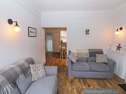 The English School, Flat 2