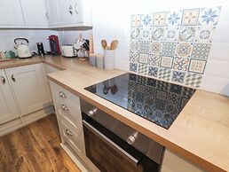 The English School, Flat 2