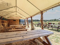 Sunset Lodge