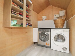 Flat 1A, Big Tree Holiday Flats