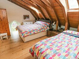 Church Llygad Y Dyffryn