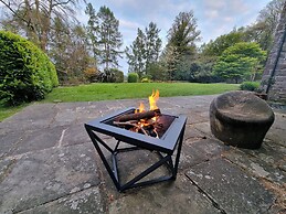 Danby Lodge
