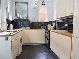 18 Chamberlaine Road