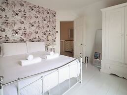 18 Chamberlaine Road