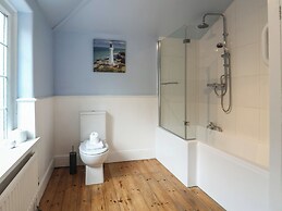 18 Chamberlaine Road