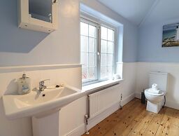 18 Chamberlaine Road