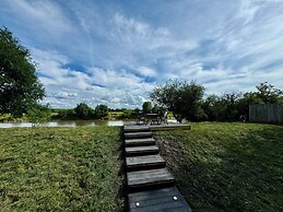 Mooffitch Riverview Hut