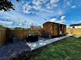 Mooffitch Riverview Hut