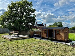 Mooffitch Riverview Hut