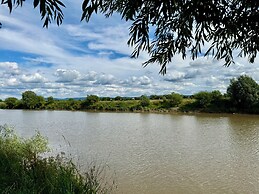 Mooffitch Riverview Hut