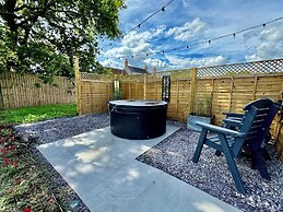 Mooffitch Riverview Hut