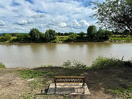 Mooffitch Riverview Hut