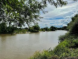 Mooffitch Riverview Hut