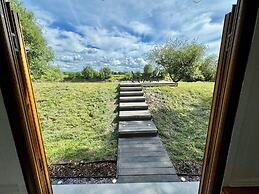 Mooffitch Riverview Hut