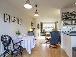 25 Resbury Close