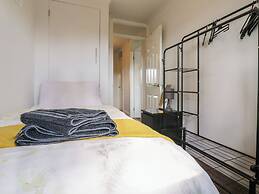 25 Resbury Close