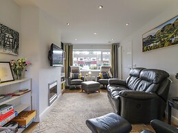 25 Resbury Close