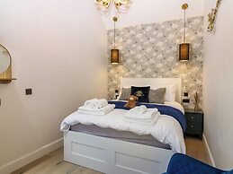 Lyne Cottage, The Retreat