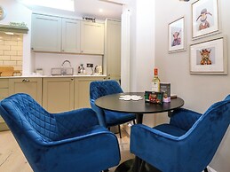 Lyne Cottage, The Retreat