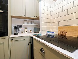 Lyne Cottage, The Retreat