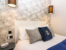 Lyne Cottage, The Retreat