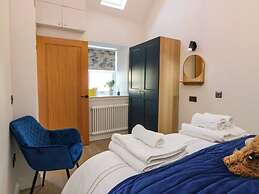 Lyne Cottage, The Retreat