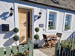 Lyne Cottage, The Retreat